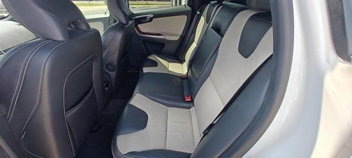 2015 Volvo XC60 T6 Platinum