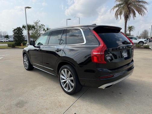 2020 Volvo XC90 T6 Momentum