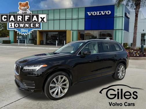 2020 Volvo XC90 T6 Momentum