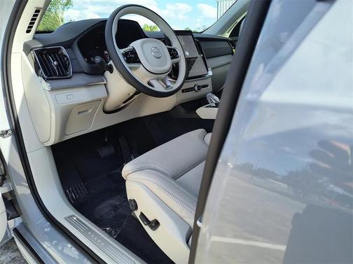 2026 Volvo XC90 B6 Ultra 7-Seater