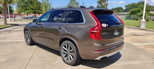 2017 Volvo XC90 T6 Momentum