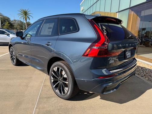 2026 Volvo XC60 B5 Plus