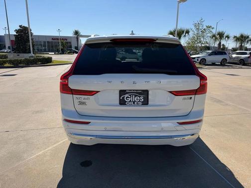 2023 Volvo XC60 B5 Plus Bright Theme