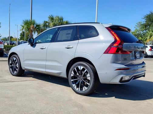 2026 Volvo XC60 B5 Plus