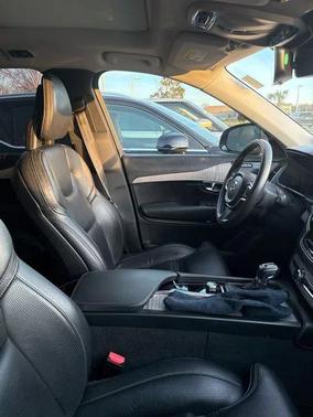 2022 Volvo XC90 T6 Inscription