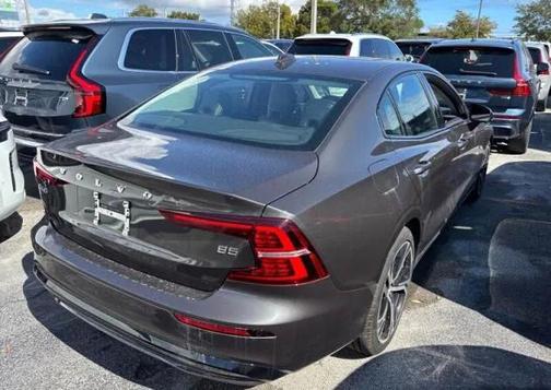 2023 Volvo S60 B5 Core Dark Theme