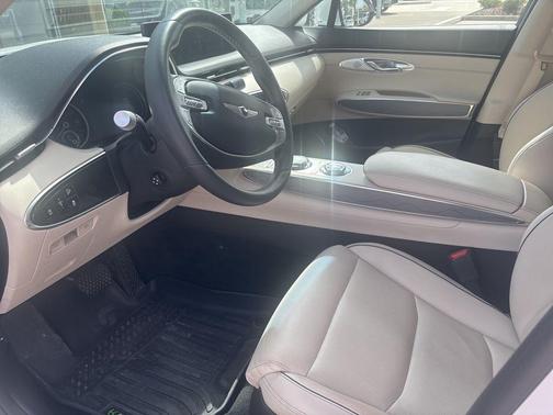 2024 Genesis GV70 2.5T