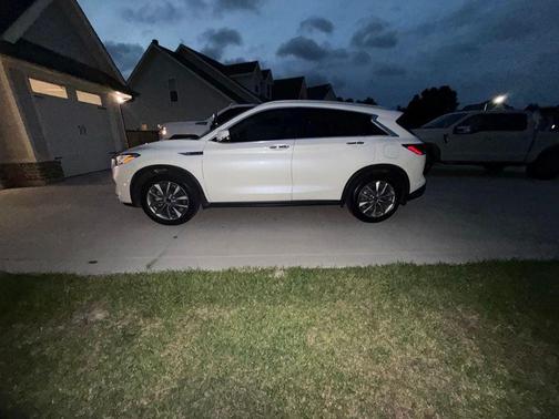 Majestic White 2021 INFINITI QX50 LUXE