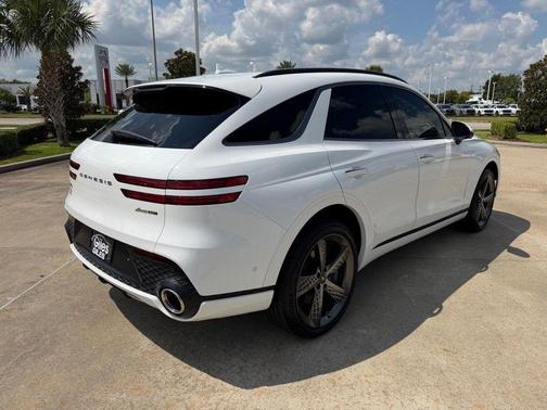 Alta White 2024 Genesis GV70 3.5T AWD Sport