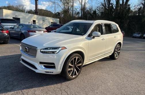 Crystal White Metallic 2023 Volvo XC90 B6 Plus 6-Seater
