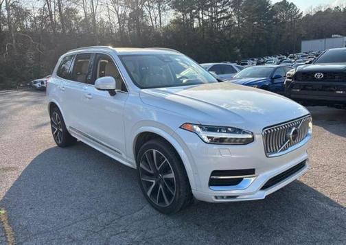 Crystal White Metallic 2023 Volvo XC90 B6 Plus 6-Seater