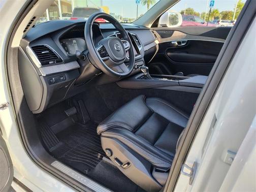 2022 Volvo XC90 T6 Inscription