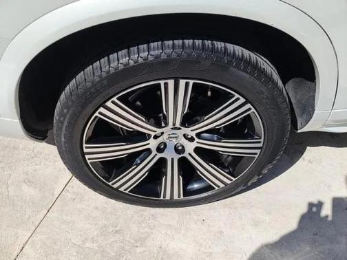 2022 Volvo XC90 T6 Inscription