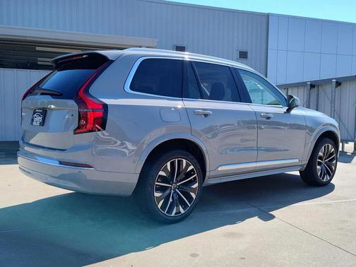 2026 Volvo XC90 B6 Ultra 7-Seater