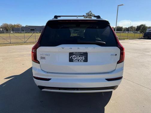 2026 Volvo XC90 B6 Ultra Dark Theme 7-Seater