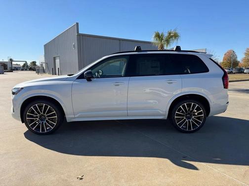 2026 Volvo XC90 B6 Ultra Dark Theme 7-Seater