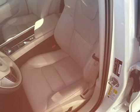 2024 Volvo S60 B5 Core Dark Theme