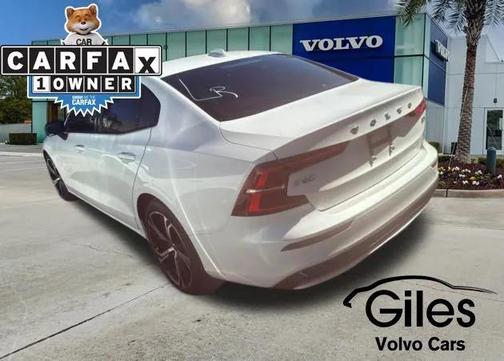 2024 Volvo S60 B5 Core Dark Theme