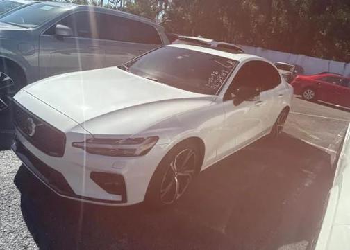 2024 Volvo S60 B5 Core Dark Theme