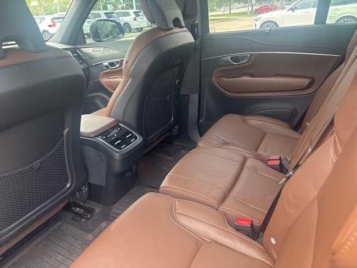 Onyx Black Metallic 2025 Volvo XC90 B6 Ultra