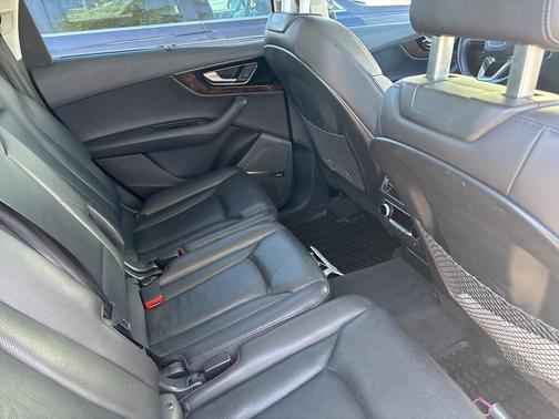2017 Audi Q7 3.0T Premium