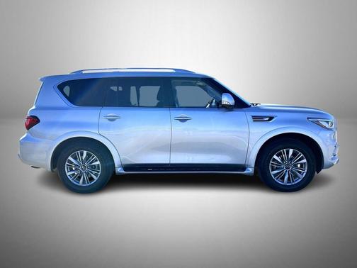 2021 INFINITI QX80 Luxe