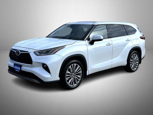 2022 Toyota Highlander Platinum