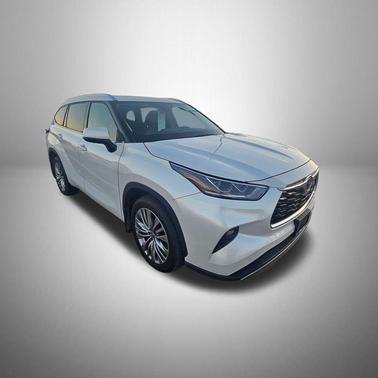 2022 Toyota Highlander Platinum