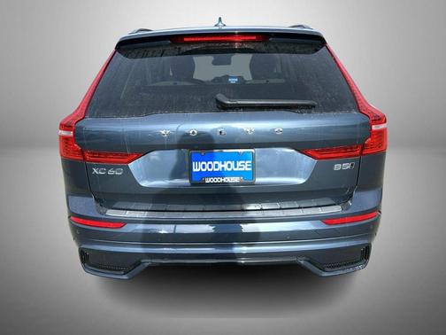 2023 Volvo XC60 B5 Plus Dark Theme