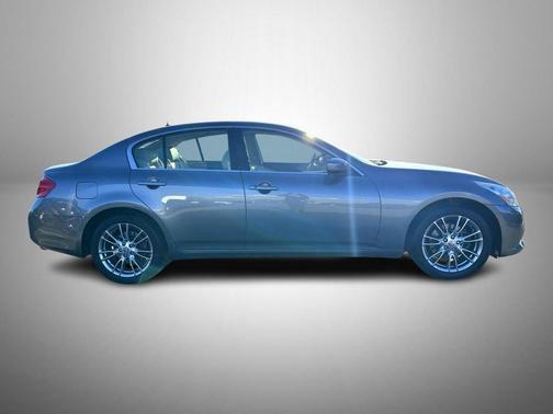 2013 INFINITI G37x Base