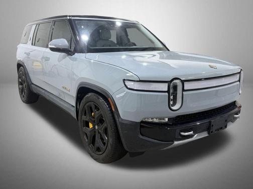 2023 Rivian R1S Adventure