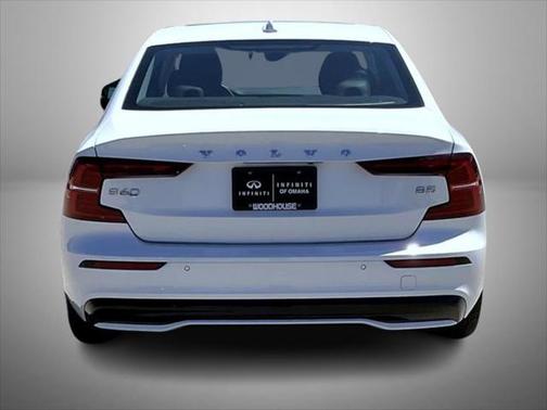 2024 Volvo S60 B5 Core Dark Theme
