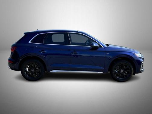 2022 Audi Q5 45 S line Premium Plus
