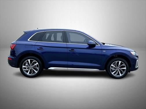 2022 Audi Q5 45 S line Premium Plus