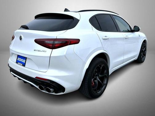 2018 Alfa Romeo Stelvio Quadrifoglio