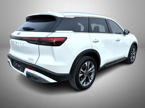 2022 INFINITI QX60 Luxe