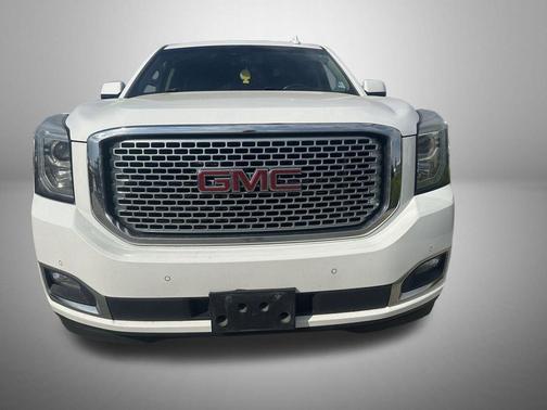Summit White 2017 GMC Yukon XL Denali