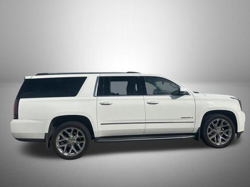 Summit White 2017 GMC Yukon XL Denali