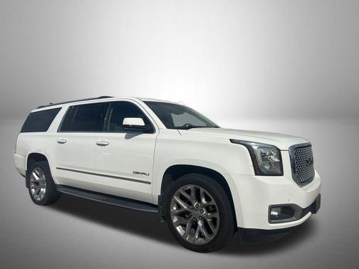 Summit White 2017 GMC Yukon XL Denali