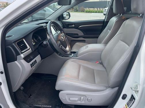 2019 Toyota Highlander Limited Platinum