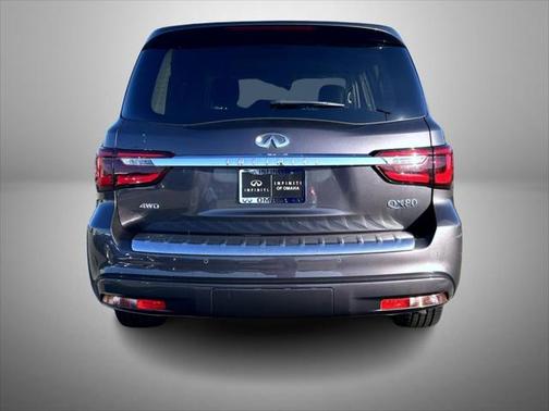 2022 INFINITI QX80 Luxe