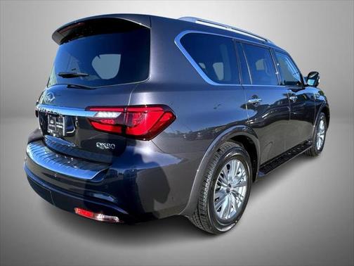 2022 INFINITI QX80 Luxe