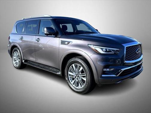 2022 INFINITI QX80 Luxe