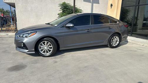 2018 Hyundai SONATA SE
