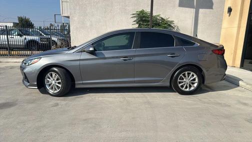 2018 Hyundai SONATA SE