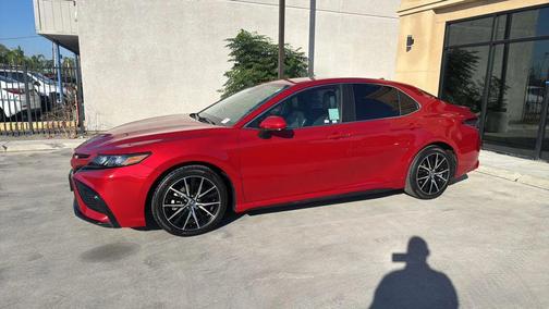 2021 Toyota Camry SE