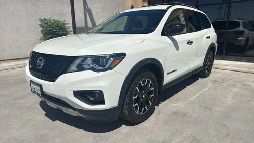 2019 Nissan Pathfinder SV