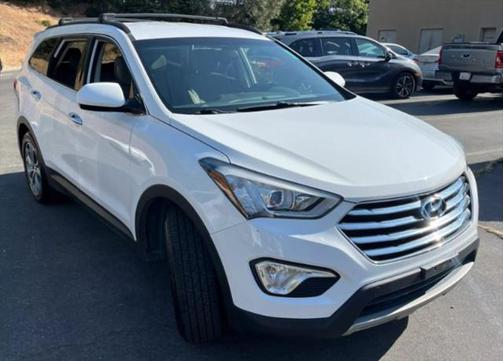 2016 Hyundai SANTA FE SE