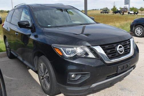 2017 Nissan Pathfinder SL