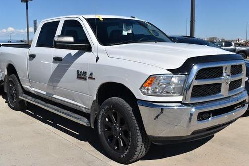 2017 RAM 3500 Tradesman Crew Cab 4x4 6'4' Box